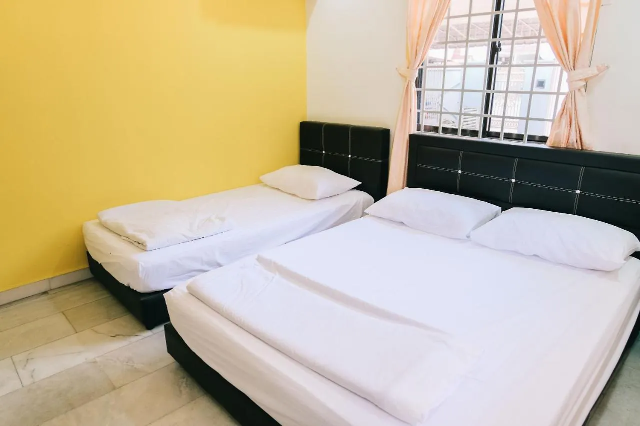 Clover Homestay Johor Bahru Hostel